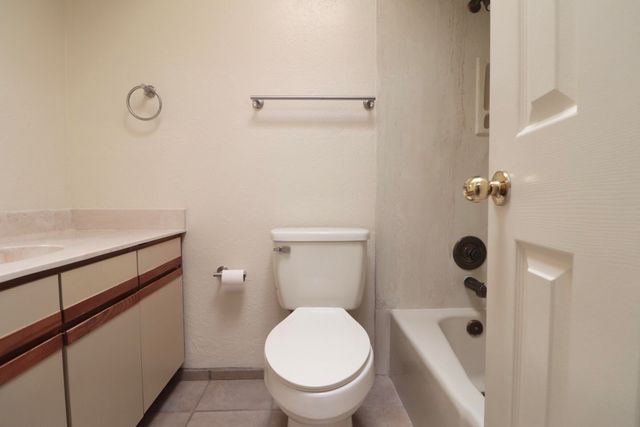 2451 Northwest Circle NW, Albuquerque, NM 87104