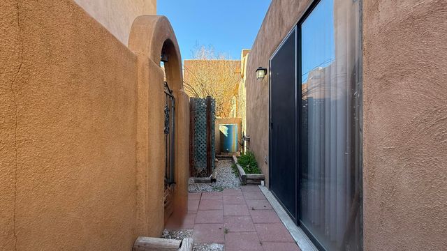 2451 Northwest Circle NW, Albuquerque, NM 87104