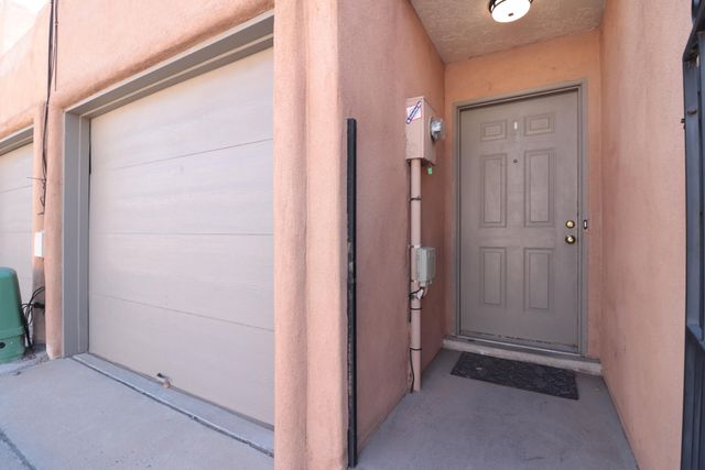 2451 Northwest Circle NW, Albuquerque, NM 87104