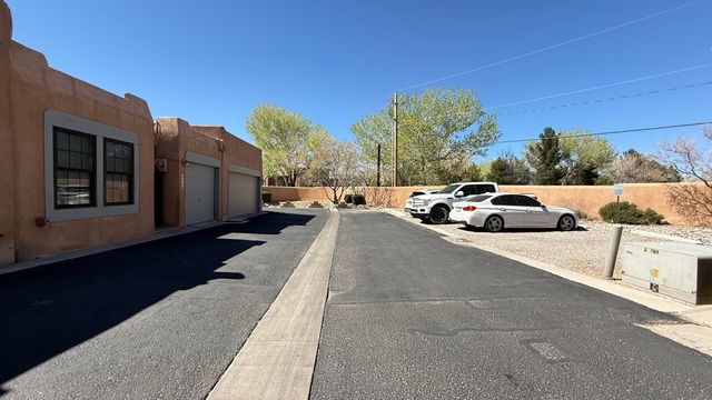 2451 Northwest Circle NW, Albuquerque, NM 87104