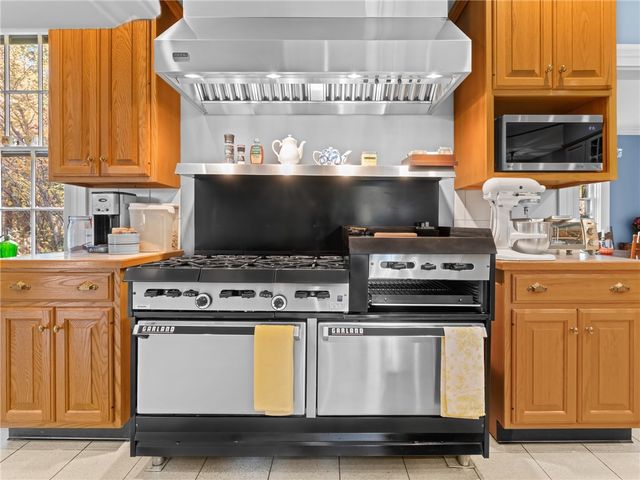 51 Hesper Drive, Warwick, RI 02818