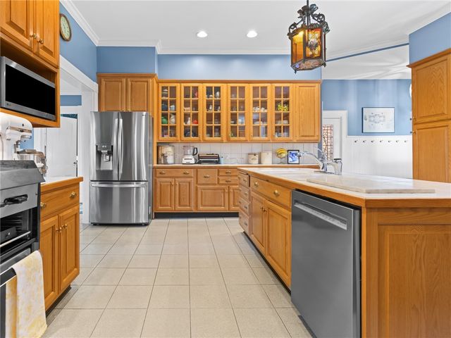 51 Hesper Drive, Warwick, RI 02818