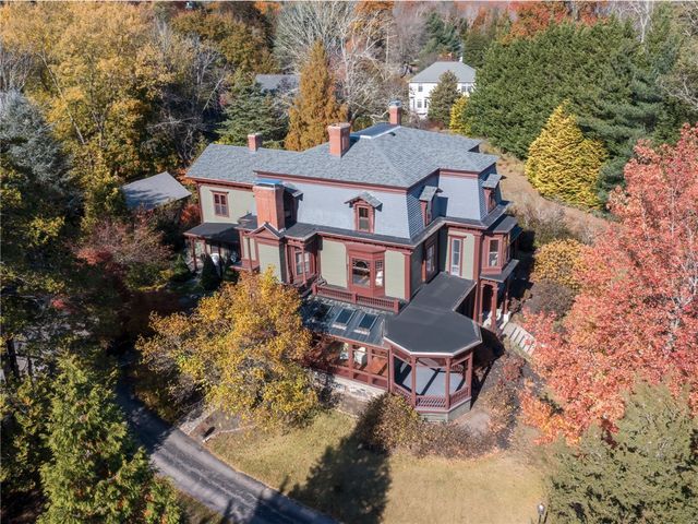 51 Hesper Drive, Warwick, RI 02818