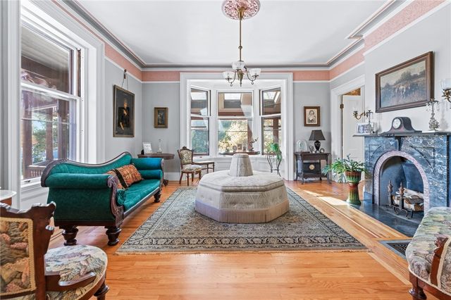 51 Hesper Drive, Warwick, RI 02818