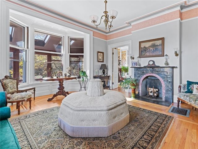 51 Hesper Drive, Warwick, RI 02818