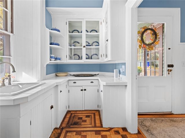 51 Hesper Drive, Warwick, RI 02818