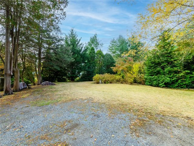 51 Hesper Drive, Warwick, RI 02818