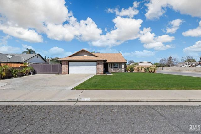 12102 Magruder Avenue, Bakersfield, CA 93312