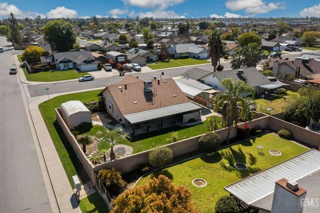 12102 Magruder Avenue, Bakersfield, CA 93312