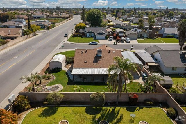 12102 Magruder Avenue, Bakersfield, CA 93312