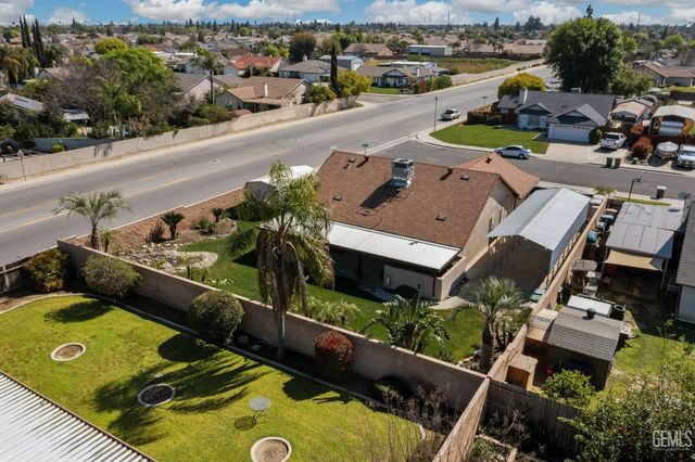 12102 Magruder Avenue, Bakersfield, CA 93312