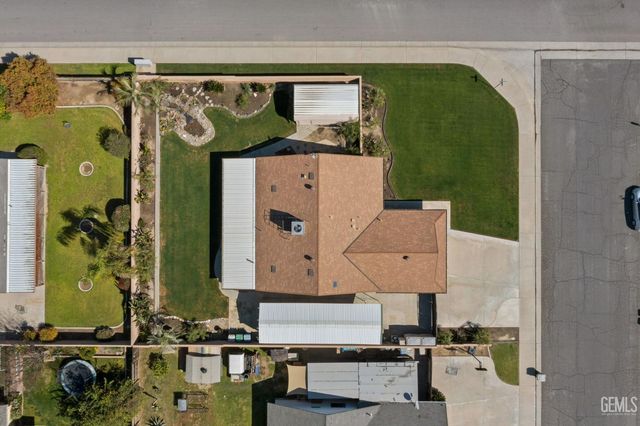 12102 Magruder Avenue, Bakersfield, CA 93312