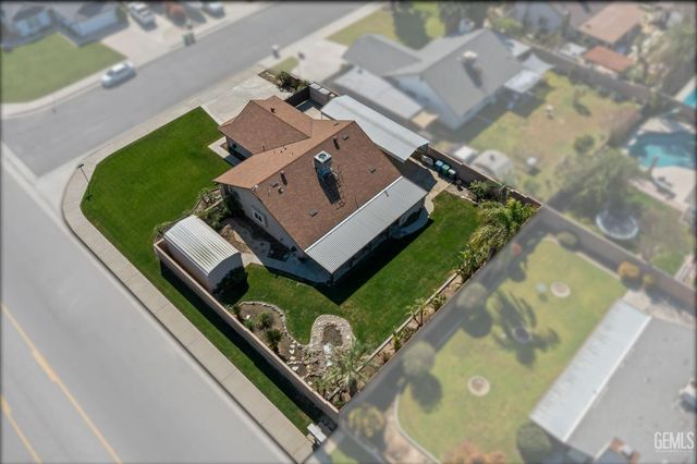 12102 Magruder Avenue, Bakersfield, CA 93312