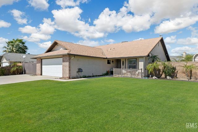 12102 Magruder Avenue, Bakersfield, CA 93312