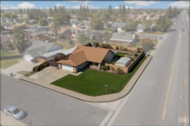 12102 Magruder Avenue, Bakersfield, CA 93312