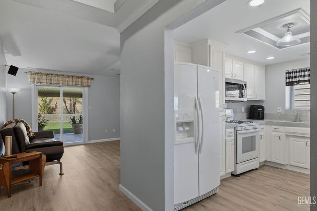 12102 Magruder Avenue, Bakersfield, CA 93312