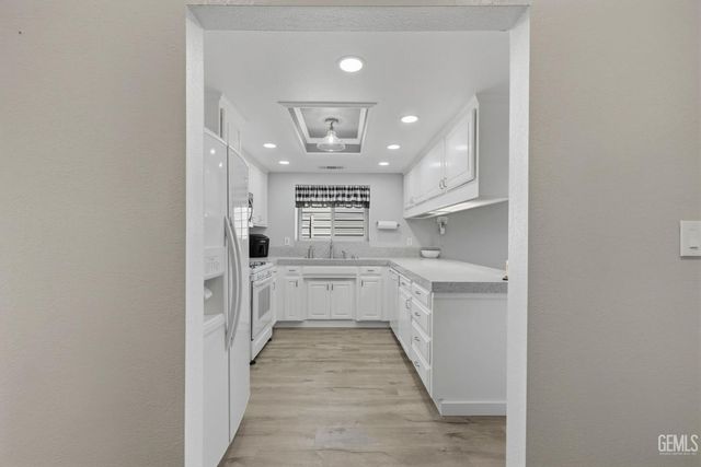 12102 Magruder Avenue, Bakersfield, CA 93312