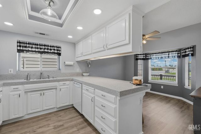 12102 Magruder Avenue, Bakersfield, CA 93312