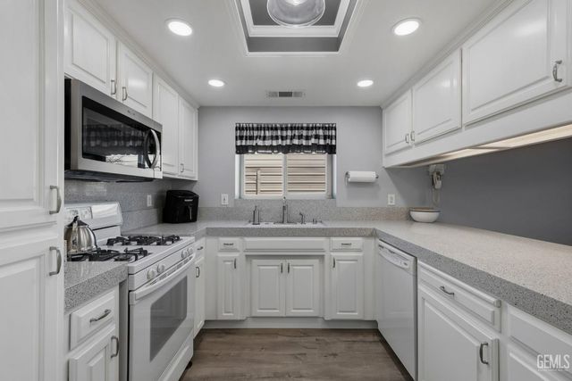 12102 Magruder Avenue, Bakersfield, CA 93312