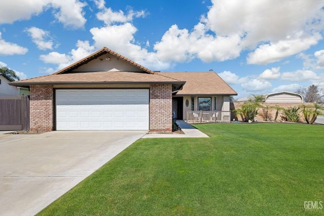 12102 Magruder Avenue, Bakersfield, CA 93312