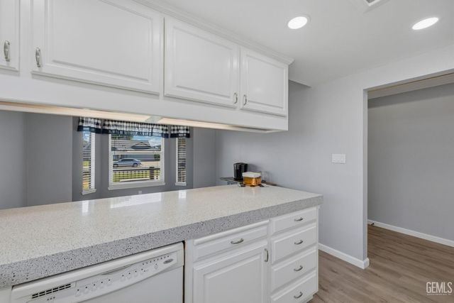 12102 Magruder Avenue, Bakersfield, CA 93312