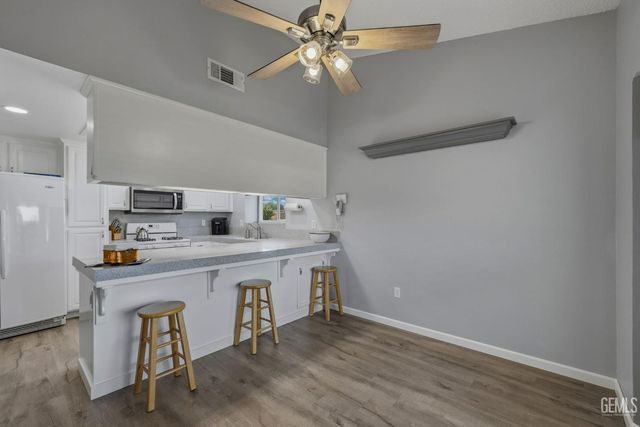 12102 Magruder Avenue, Bakersfield, CA 93312