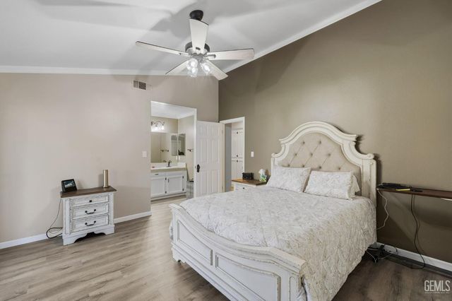 12102 Magruder Avenue, Bakersfield, CA 93312