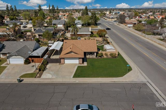 12102 Magruder Avenue, Bakersfield, CA 93312