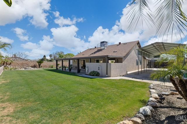 12102 Magruder Avenue, Bakersfield, CA 93312