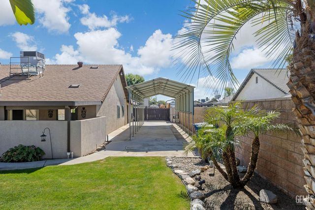 12102 Magruder Avenue, Bakersfield, CA 93312