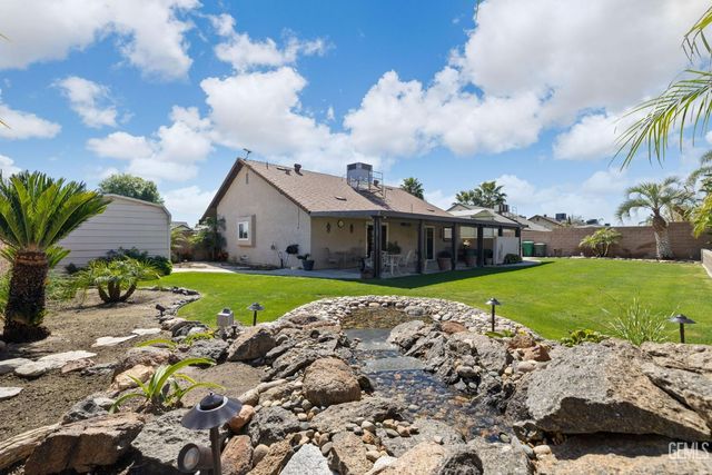 12102 Magruder Avenue, Bakersfield, CA 93312