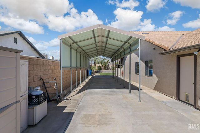 12102 Magruder Avenue, Bakersfield, CA 93312