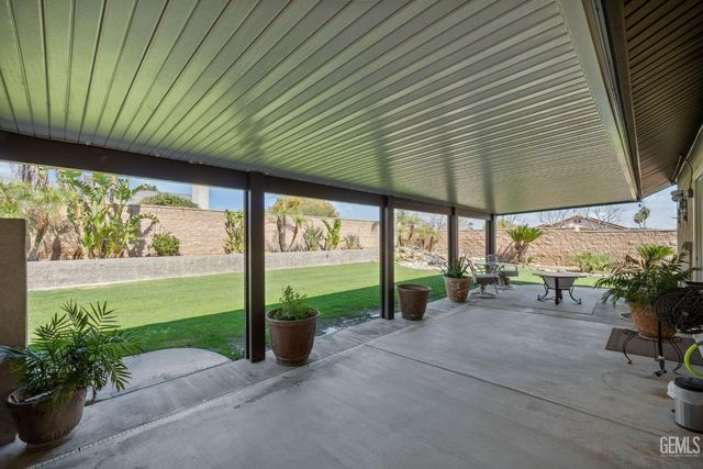 12102 Magruder Avenue, Bakersfield, CA 93312