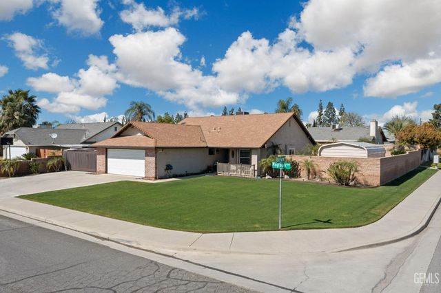 12102 Magruder Avenue, Bakersfield, CA 93312