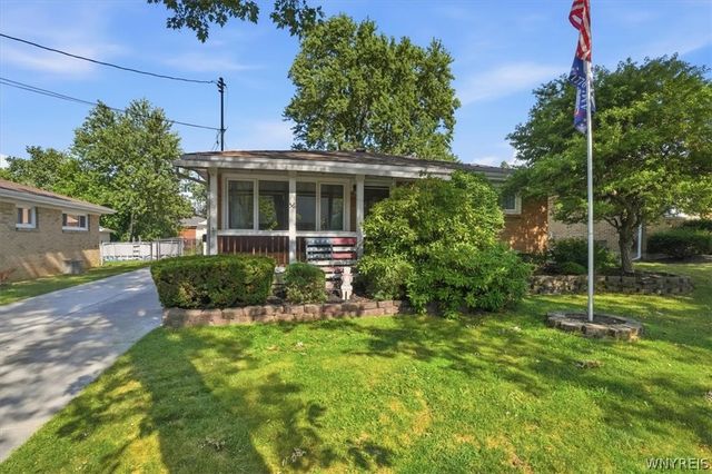 56 Brunswick Road, Lancaster, NY 14043