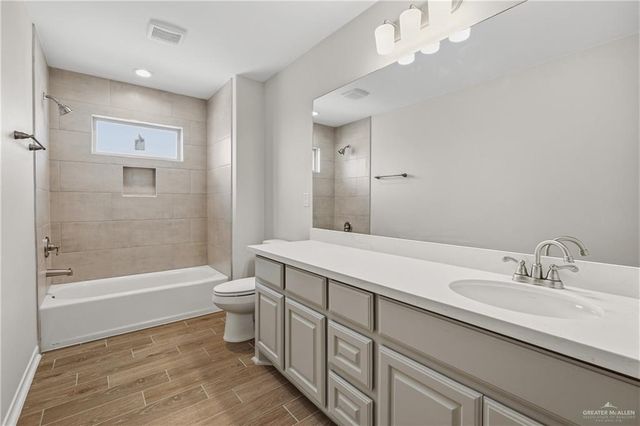 1424 E Silos Avenue, Edinburg, TX 78542