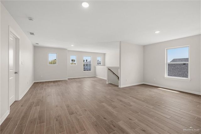 1424 E Silos Avenue, Edinburg, TX 78542
