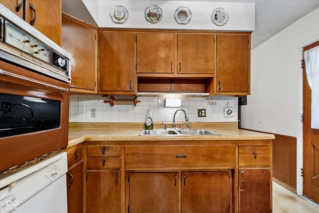 2436 Galaxy Lane, Indianapolis, IN 46229