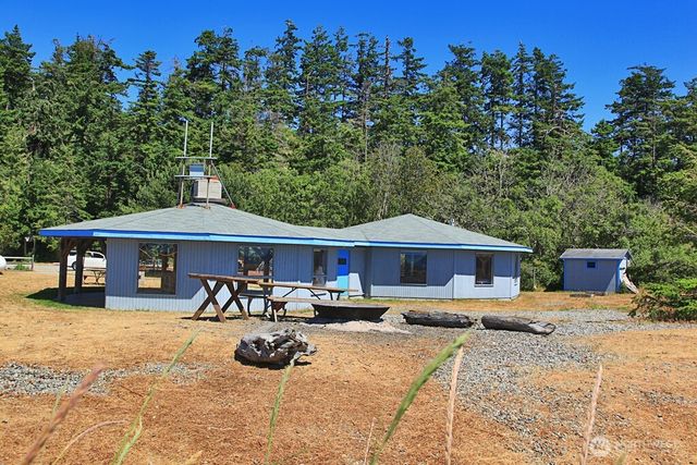 1263 Admirals Drive, Coupeville, WA 98239