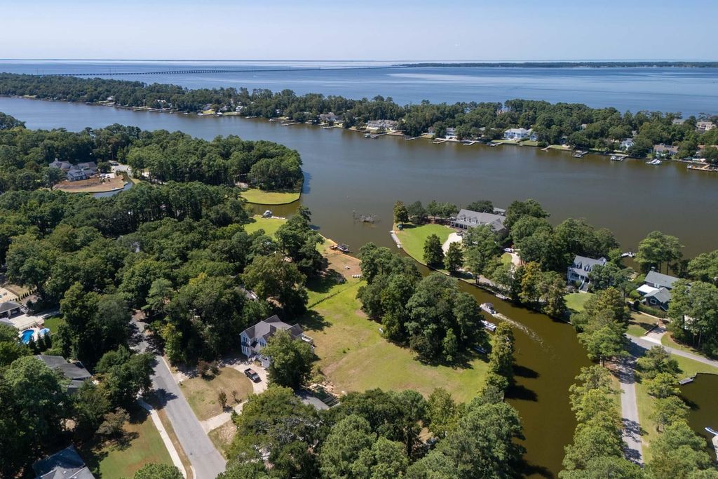 Image 11 of property listing at 131 W Holly Trail Lot 16, Southern Shores, NC 27949