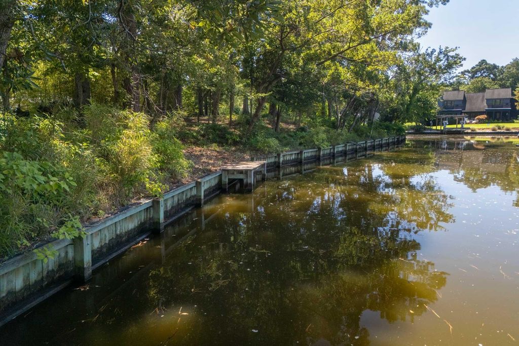 Image 23 of property listing at 131 W Holly Trail Lot 16, Southern Shores, NC 27949