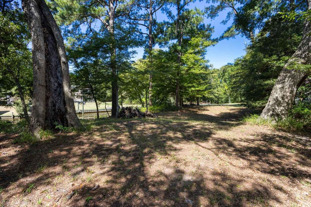 Image 28 of property listing at 131 W Holly Trail Lot 16, Southern Shores, NC 27949
