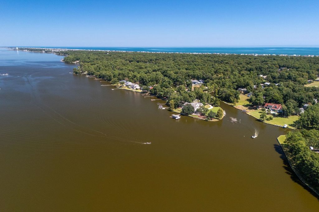 Image 7 of property listing at 131 W Holly Trail Lot 16, Southern Shores, NC 27949