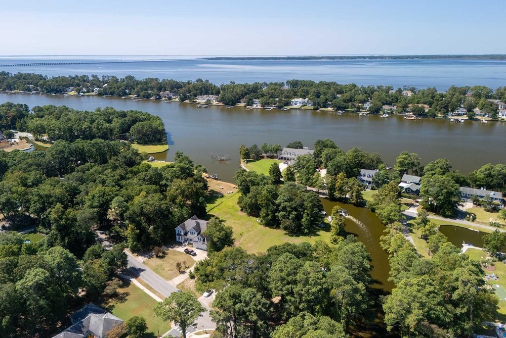 Image 10 of property listing at 131 W Holly Trail Lot 16, Southern Shores, NC 27949