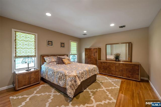 59 Deerfield Lane, Upper Saddle River, NJ 07458