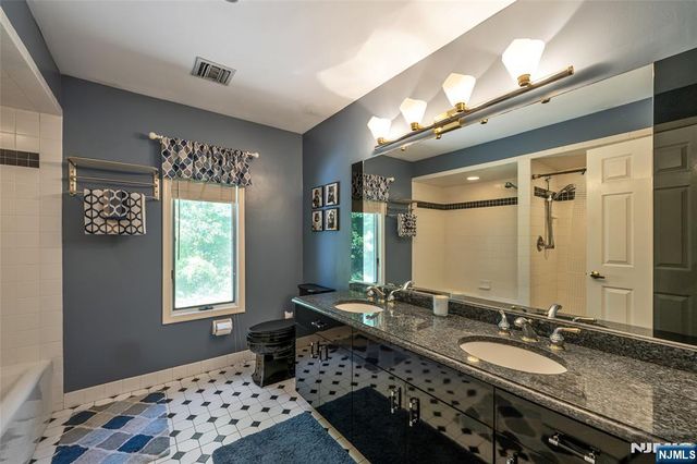 59 Deerfield Lane, Upper Saddle River, NJ 07458