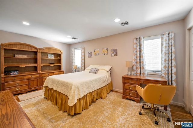 59 Deerfield Lane, Upper Saddle River, NJ 07458