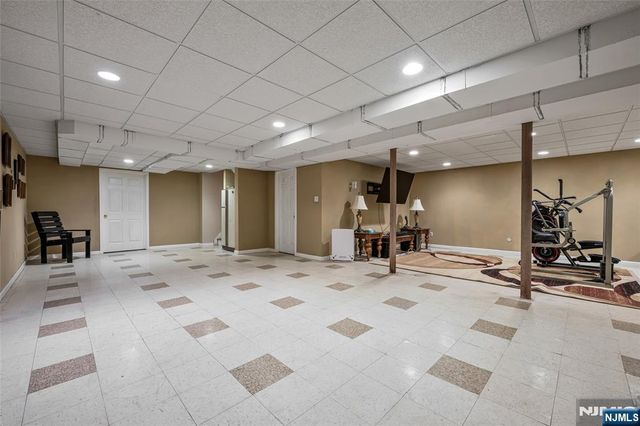 59 Deerfield Lane, Upper Saddle River, NJ 07458