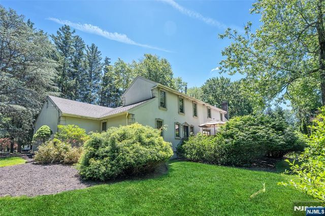 59 Deerfield Lane, Upper Saddle River, NJ 07458