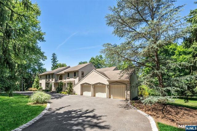 59 Deerfield Lane, Upper Saddle River, NJ 07458